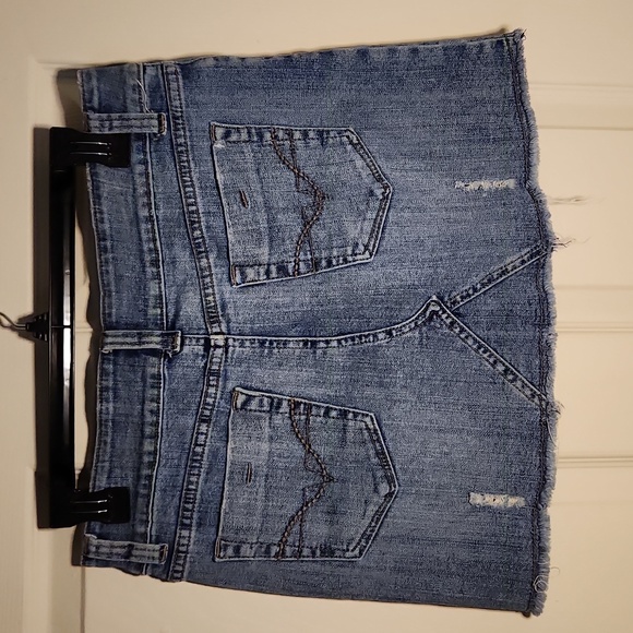 VENUS USA EMBROIDERED DISTRESSED DENIM MINI SHIRT, - Picture 3 of 7